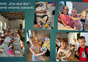 Kolaż zdjęć przedstawiający dzieci podczas zajęć warsztatowych- stworzenie stroju dla papierowej postaci. Uczniowie siedzą przy długim stole, mają do dyspozycji kolorowe ścinki materiałów, guziki, sznurki, bibułę i dodatki pasmanteryjne. Uczestnicy trzymają w dłoniach przygotowane laleczki.