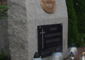 Grób Nieznanego Żołnierza na rzgowskim cmentarzu