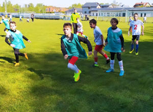 Podium dla uczniów ze Szkoły Podstawowej w Rzgowie w ogólnopolskim turnieju piłkarskim pod patronatem Tymbarku
