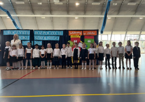 Pani mgr Małgorzata Popa i klasa 1c