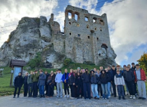 Ósme klasy w krainie zamków i jaskiń Jury Krakowsko-Częstochowskiej