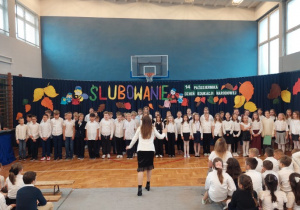 Cześć artystyczna przygotowana przez klasy czwartej