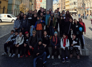 Uczniowie podczas zwiedzania starówki