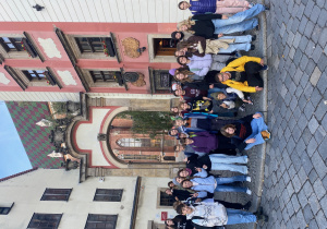 Przed Kościołem Świętej Elżbiety