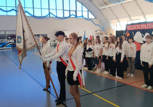 Poczet sztandarowy Szkoły Podstawowej im. Jana Długosza w Rzgowie