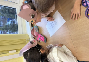 Uczennice klasy 2 C podczas obchodów Dnia Misia.