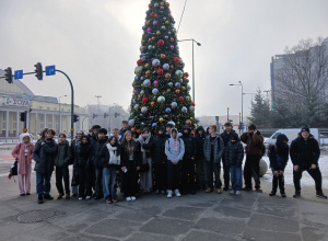 Offline, ale razem – wyjazd klas 8a i 8b do kina Helios w Łodzi