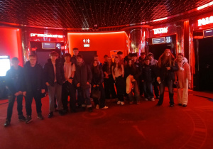 Uczniowie klas 8a i 8b w kinie Helios