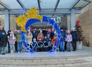 Przedświąteczna wyprawa do stolicy z pieniędzmi w tle