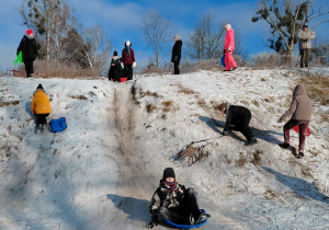 Ślizg z górki nad Stawem Stefańskiego