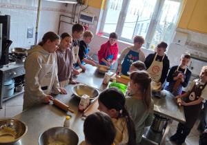 Przed przystąpieniem do pracy przy stanowiskach w kuchni