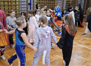 Zabawa karnawałowa klas 1–3