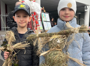 Uczniowie klas pierwszych żegnają zimę