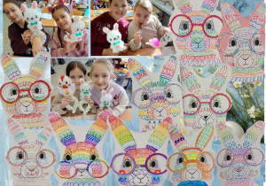 Zdjęcie ukazuje prace plastyczne uczniów przedstawiające zajączka. Uczniowie na jego sylwecie rysowali szlaczki według własnego pomysłu, używając mazaków, a następnie kolorowali swoje prace. Na zdjęciu sześć uczennic prezentuje upominki, które otrzymały podczas przedświątecznych zajęć – balony w kształcie zajączków i kur oraz czekoladowe słodkości.