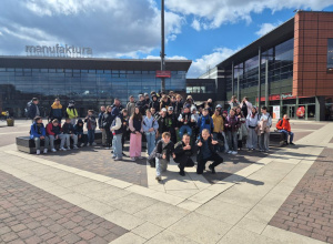 Wycieczka klas V do kina i interaktywnego centrum rozrywki Pixel XL