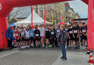 Chłopcy na linii startu tuż przed biegiem