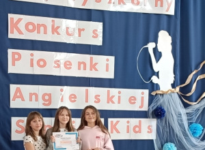 "Singing Kids"