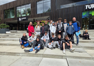 Klasa VI b z opiekunami na terenie ZOO Łódź