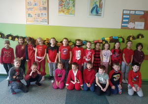 Zdjęcie grupowe klasy 2a w Dniu Serdeczności.