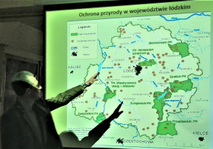 Mapa przedstawiająca obszary ochrony przyrody w województwie łódzkim.