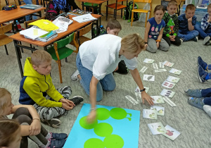 Rozwiązywanie różnych ćwiczeń do opowiadania