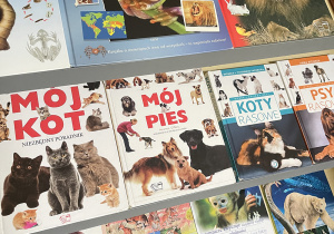Okładki książek dotyczących zwierząt.