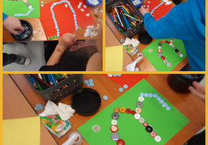 Proces powstawania prac z kolorowych guzików. Dzieci siedzą przy stolikach i przyklejają guziki. Prace wykonane w gr. I pod opieką Pani Pauli Filipczak.